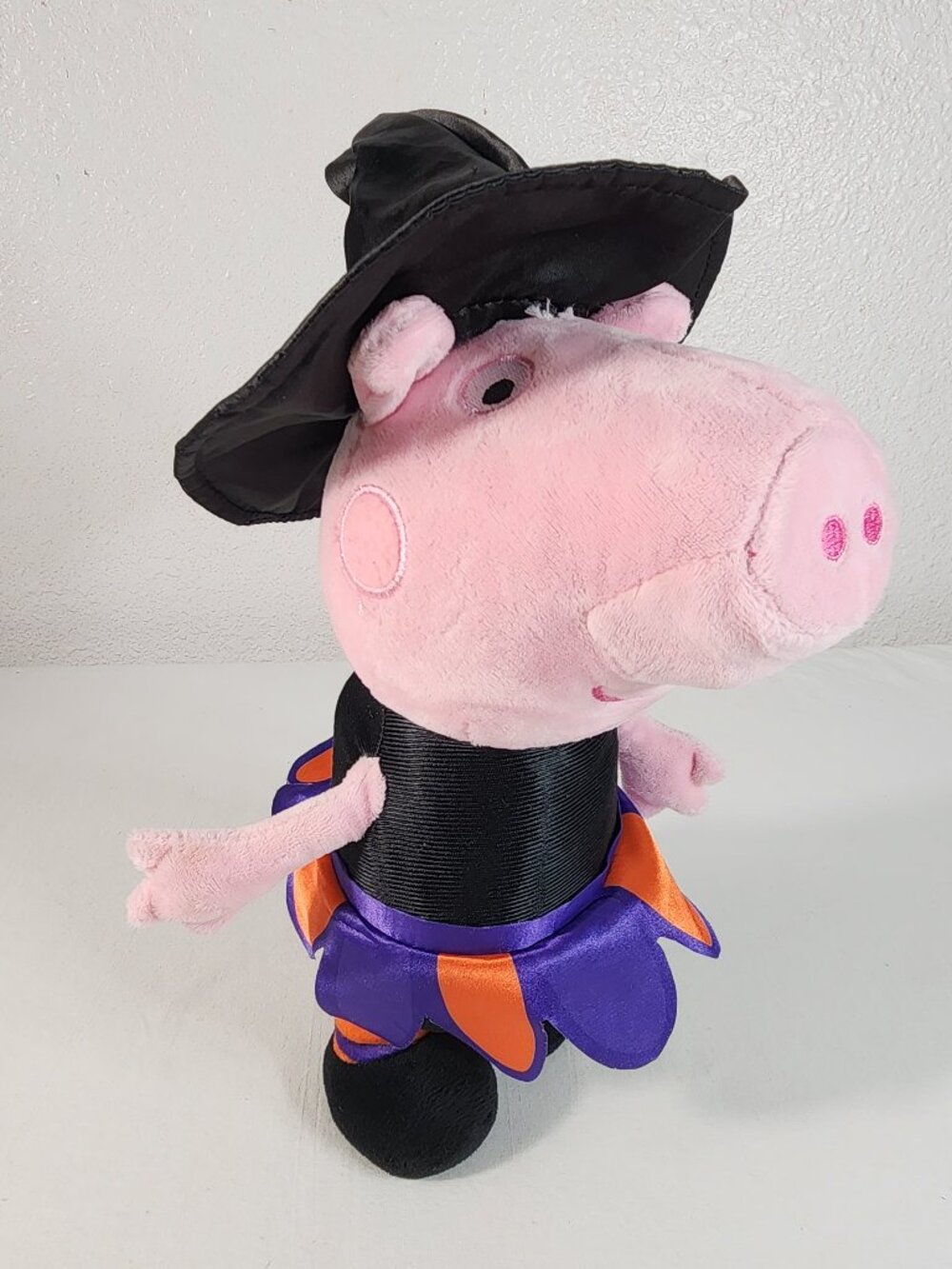 Gemmy Peppa Pig Halloween Witch Waddler Animated Sound Movement 11 In. SEEVideo